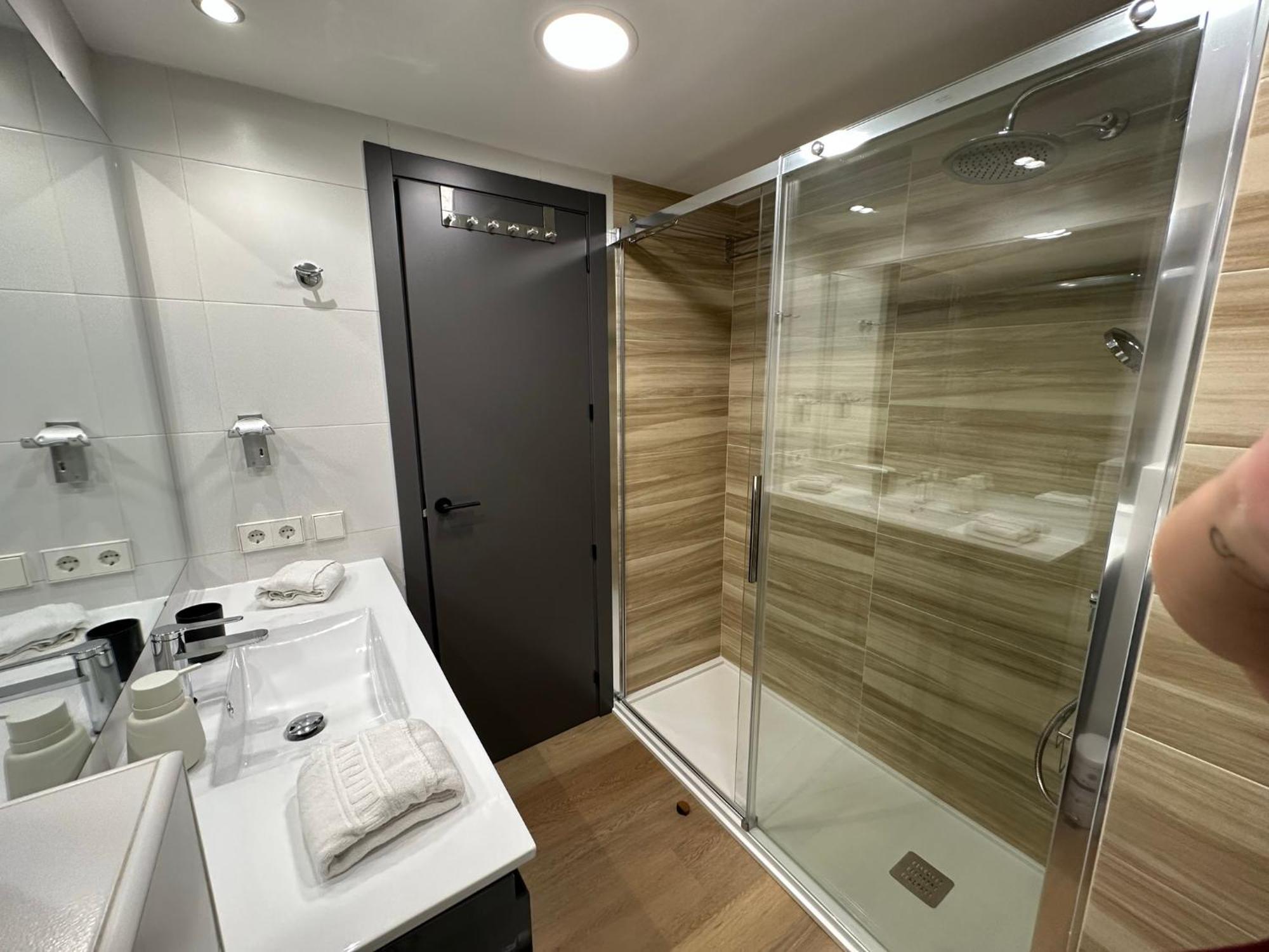 Luxury Frontal Al Mar Benalbeach เบนัลมาเดนา ภายนอก รูปภาพ